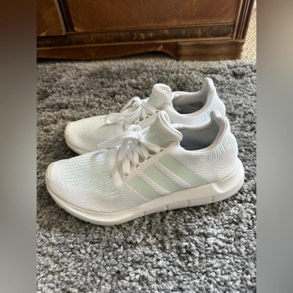 Adidas Swift Run Shoes White Women's size 8.5 - Picture 6 of 8